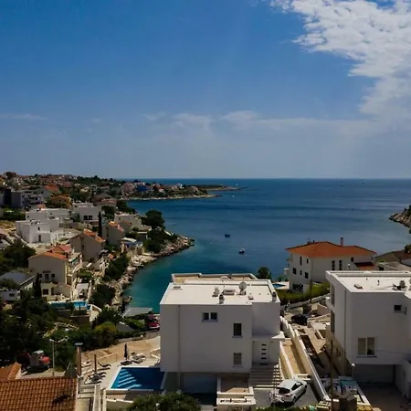 Compass; Luxury Experience In Natural Bay. Villa