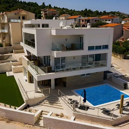 Compass; Luxury Experience In Natural Bay. Villa *