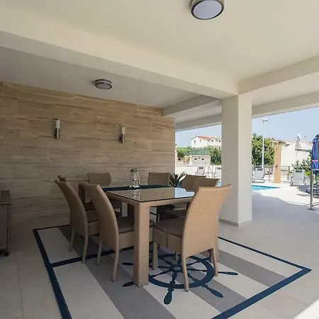 Compass; Luxury Experience In Natural Bay.