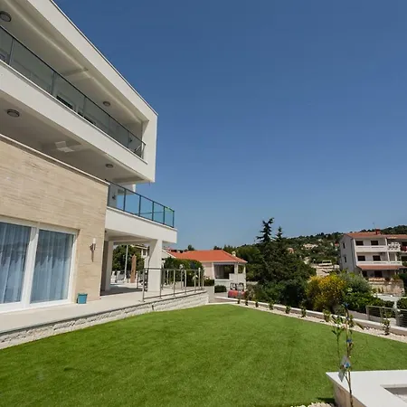 Compass; Luxury Experience In Natural Bay. *