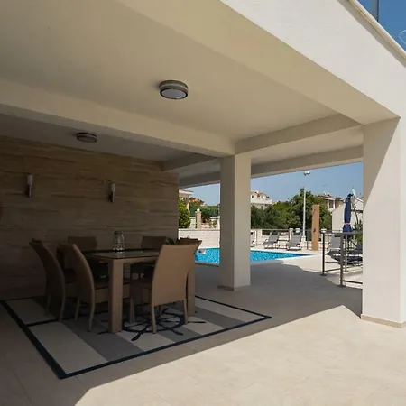 Compass; Luxury Experience In Natural Bay. Villa